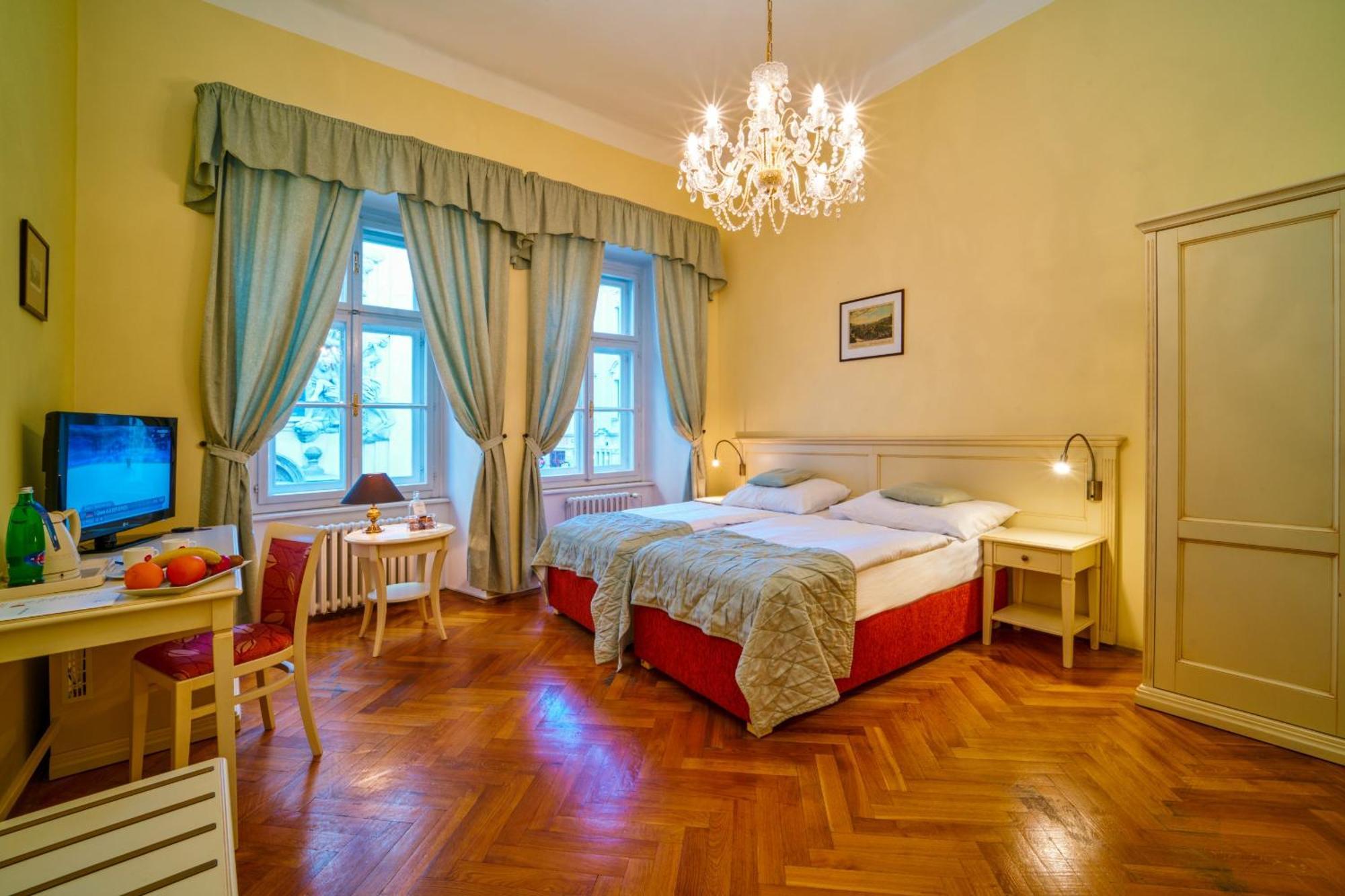 Double or Twin Room,633331776:JPEG