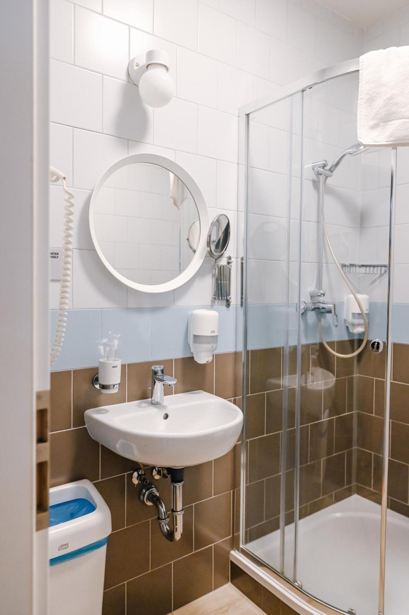 Private Room 4 Beds Private Bathroom