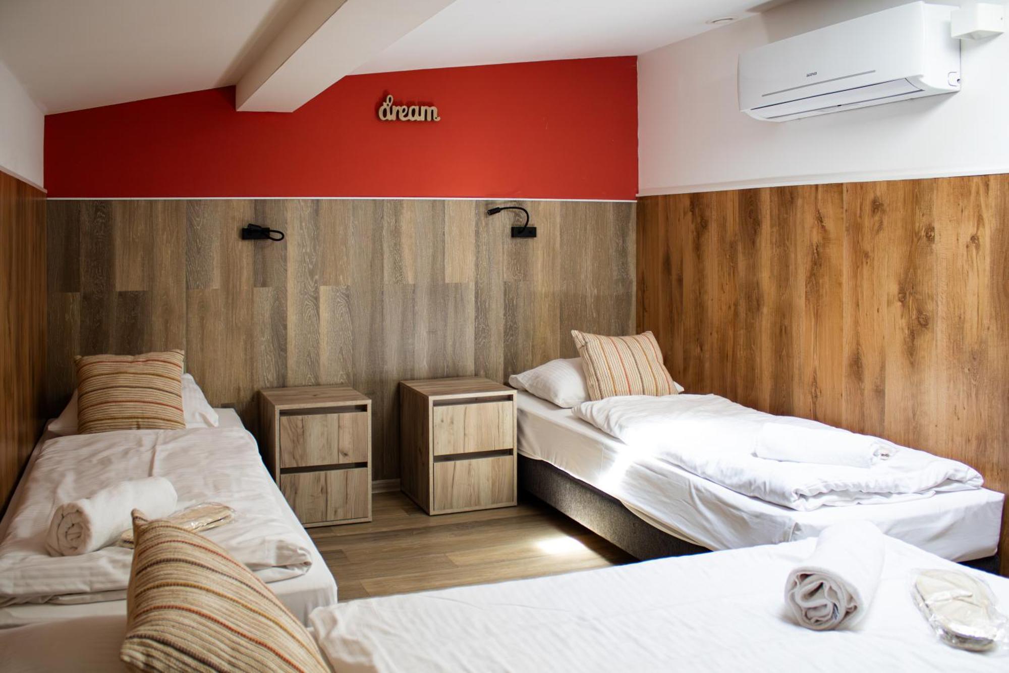 Private Room 4 Beds