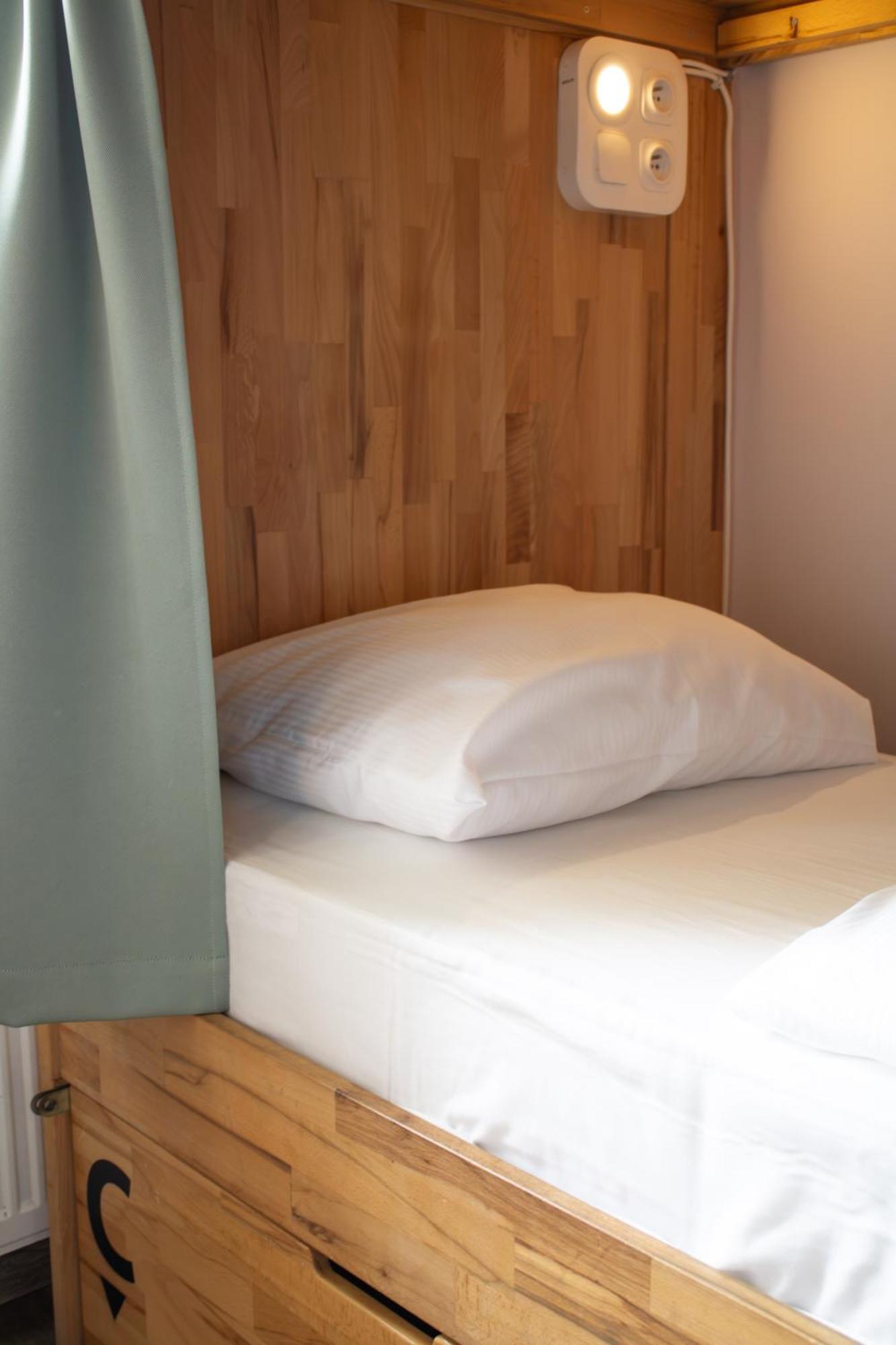 Female Dormitory Room 6 Beds Private Bathroom