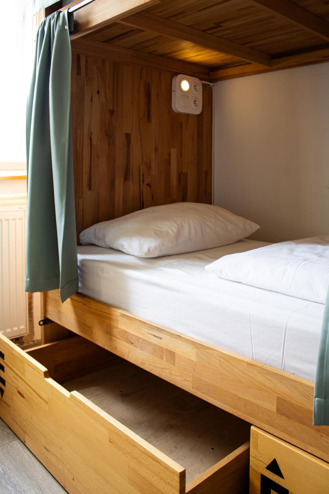 Female Dormitory Room 8 Beds