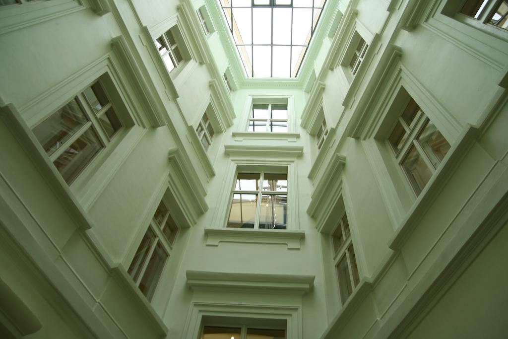 Standard Double Room Atrium View,1278357187:JPEG