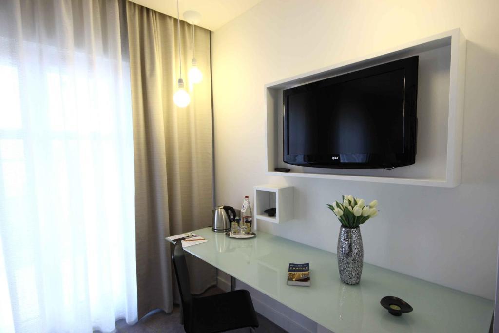 Superior Double or Twin Room,1209833230:JPEG
