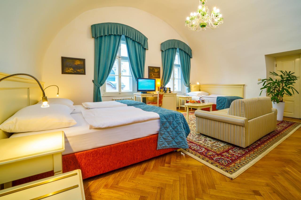 Triple Room,632942169:JPEG